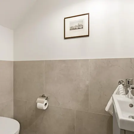 Meinecke - 3 'centennial Hall' Apartment Wroclaw